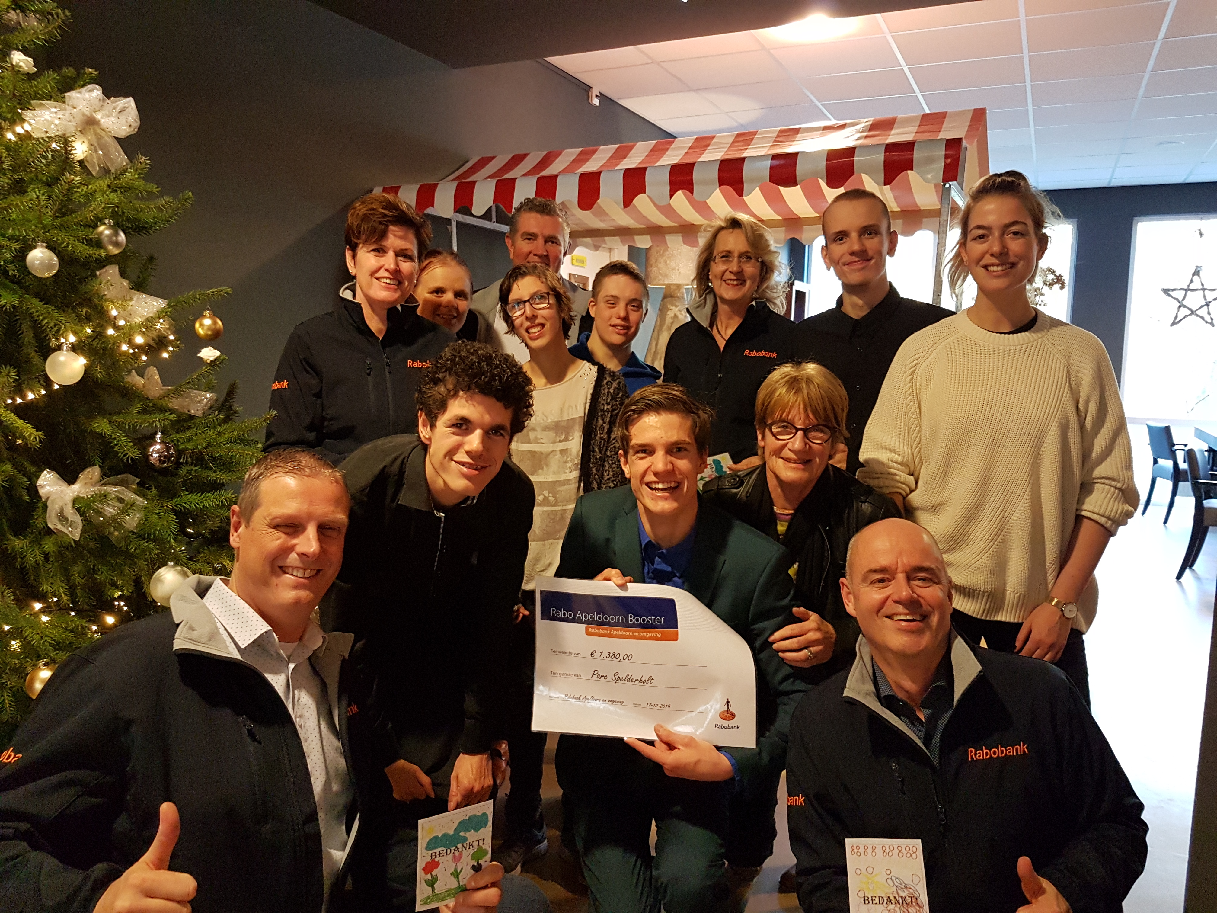 191217 Rabobank overhandigt cheque.jpg