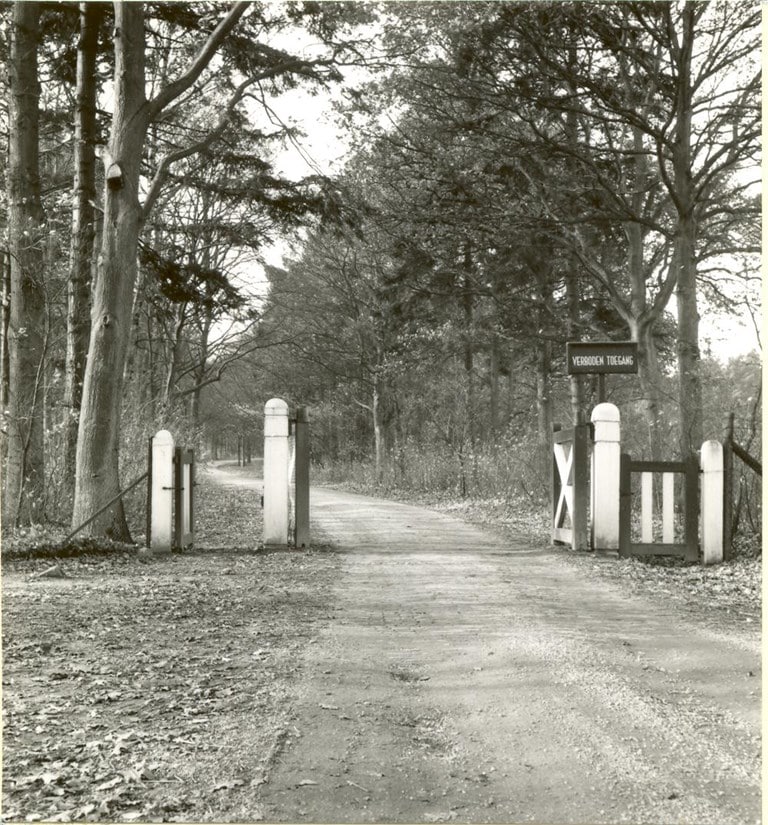 oprijlaan van landgoed Parc Spelderholt